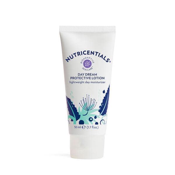 nu-skin-nutricentials-day-dream-protective-lotion-lightweight-moisturizer-packshot-image-min